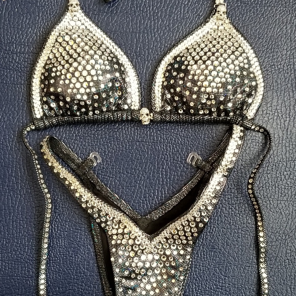 Figure competition suit like new